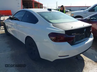 2014 BMW 4 Series 428i xDrive z VIN WBA3N9C50EF722242, wystawiony jako IAAI lot #41526322 z przebiegiem 134 254 mil mil oraz . Historia ofert i sprzedaży dostępna na DreamBid. Obrazek 3.