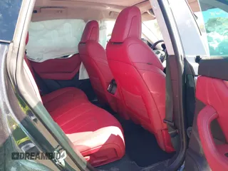 2023 Maserati Levante z VIN ZN661YUM3PX429958, wystawiony jako IAAI lot #41844196 z przebiegiem 19 878 mil mil oraz . Historia ofert i sprzedaży dostępna na DreamBid. Obrazek 8.