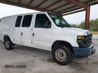 2011 Ford Econoline Cargo Commercial z VIN 1FTNE2EL5BDB35198, wystawiony jako IAAI lot #42181448 z przebiegiem 205 128 mil mil oraz . Historia ofert i sprzedaży dostępna na DreamBid. Obrazek 1.