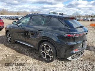 2024 Alfa Romeo Tonale Ti z VIN ZASPATCW5R3049398, wystawiony jako Copart lot #43519575 z przebiegiem 4547 mil mil oraz Szkody całkowita. Historia ofert i sprzedaży dostępna na DreamBid. Obrazek 2.