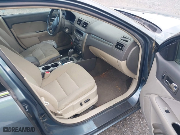 2011 Ford Fusion Hybrid with VIN 3FADP0L39BR264412, listed as a IAAI auction lot 42038511 with 134,166 mi miles. Bid and sale history available at carsss.com. Image 5.