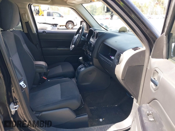 2015 Jeep Patriot High Altitude with VIN 1C4NJRFB4FD425660, listed as a IAAI auction lot 41821761 with 90,774 mi miles and . Bid and sale history available at carsss.com. Image 5.