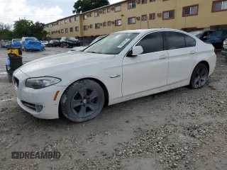 2012 BMW 5 Series 528i z VIN WBAXG5C53CDW85359, wystawiony jako Copart lot #59535145 z przebiegiem 172 104 mil mil oraz Czysty tytuł • Clean title. Historia ofert i sprzedaży dostępna na DreamBid. Obrazek 1.