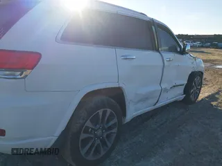 2017 Jeep Grand Cherokee Overland with VIN 1C4RJFCG8HC641729, listed as a IAAI auction lot 41233125 with 116,874 mi miles. Bid and sale history available at carsss.com. Image 19.