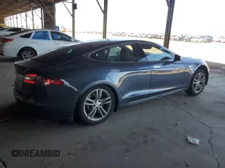 2016 Tesla Model S 70 with VIN 5YJSA1E15GF131448, listed as a Copart auction lot 57100245 with 84,503 mi miles and Clean title. Bid and sale history available at DreamBid. Image 3.