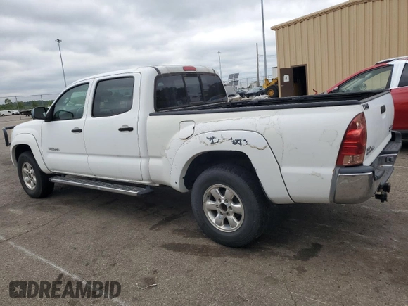 2005 Toyota Tacoma PreRunner z VIN 5TEKU72N55Z041875, wystawiony jako Copart lot #58498115 z przebiegiem 185 347 mil mil oraz Czysty tytuł • Clean title. Historia ofert i sprzedaży dostępna na DreamBid. Obrazek 2.