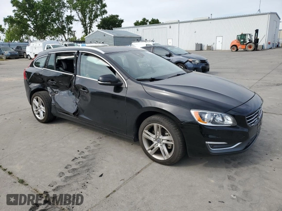 2015 Volvo V60 T5 Drive-E Premier with VIN YV140MEK4F1261924, listed as a Copart auction lot 53111885 with 86,620 mi miles and Salvage Title. Bid and sale history available at carsss.com. Image 4.