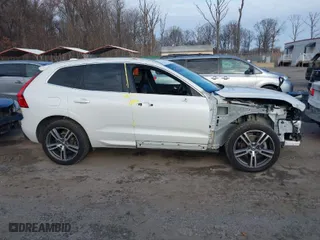 2021 Volvo XC60 Momentum with VIN YV4102DK3M1700720, listed as a IAAI auction lot 41087871 with 39,385 mi miles. Bid and sale history available at carsss.com. Image 14.