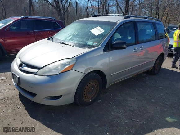 2008 Toyota Sienna CE with VIN 5TDZK23C58S223145, listed as a IAAI auction lot 41848138 with 146,430 mi miles. Bid and sale history available at carsss.com. Image 2.