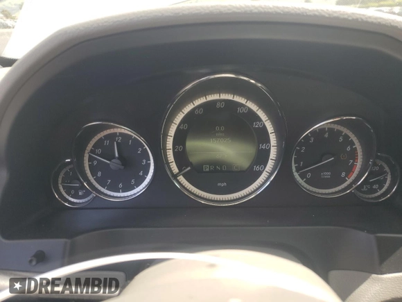 2010 Mercedes-Benz E 550 with VIN WDDKJ7CB5AF014783, listed as a Copart auction lot 54239565 with 157,025 mi miles and Salvage title. Bid and sale history available at DreamBid. Image 9.