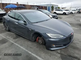 2016 Tesla Model S 90D with VIN 5YJSA1E44GF152673, listed as a Copart auction lot 50995495 with 69,439 mi miles and Salvage Title. Bid and sale history available at DreamBid. Image 4.