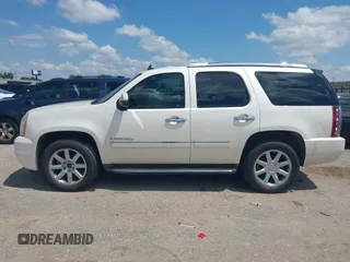 2009 GMC Yukon Denali z VIN 1GKFK03239R171047, wystawiony jako IAAI lot #42249148 z przebiegiem 148 244 mil mil oraz . Historia ofert i sprzedaży dostępna na DreamBid. Obrazek 14.
