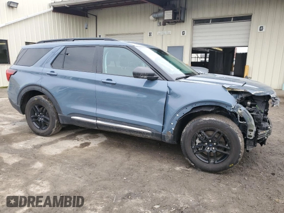 2025 Ford Explorer Active with VIN 1FMUK8DH4SGA39867, listed as a Copart auction lot 46553285 with 5,876 mi miles and Salvage Title. Bid and sale history available at carsss.com. Image 4.