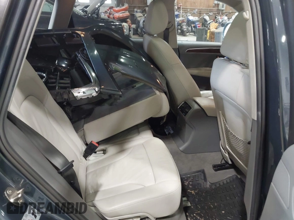 2011 Audi Q5 Premium Plus z VIN WA1DKAFP4BA099760, wystawiony jako IAAI lot #42292525 z przebiegiem 123 636 mil mil oraz . Historia ofert i sprzedaży dostępna na DreamBid. Obrazek 8.