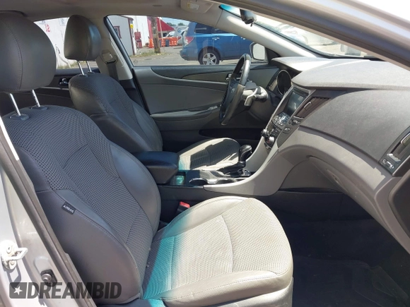 2012 Hyundai Sonata Limited z VIN 5NPEC4AC5CH370901, wystawiony jako IAAI lot #42369650 z przebiegiem 210 863 mil mil oraz . Historia ofert i sprzedaży dostępna na DreamBid. Obrazek 5.