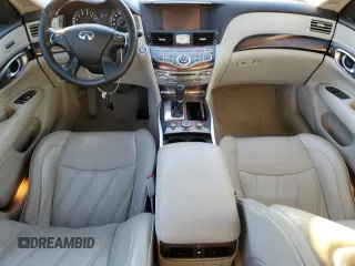 2015 Infiniti Q70 z VIN JN1BY1PR2FM830124, wystawiony jako Copart lot #42536205 z przebiegiem 138 498 mil mil oraz Szkoda całkowita • Salvage title. Historia ofert i sprzedaży dostępna na DreamBid. Obrazek 8.