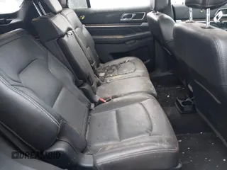 2019 Ford Explorer Limited with VIN 1FM5K8F88KGA05495, listed as a IAAI auction lot 39376371 with 60,451 mi miles. Bid and sale history available at carsss.com. Image 8.