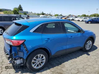 2020 Ford Escape SE with VIN 1FMCU0G6XLUB06394, listed as a Copart auction lot 60331935 with 16,135 mi miles and Salvage title. Bid and sale history available at DreamBid. Image 3.