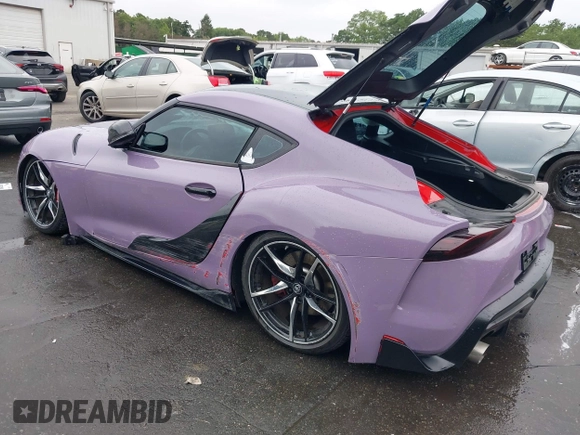 2021 Toyota Supra 3.0 z VIN WZ1DB0C03MW040150, wystawiony jako IAAI lot #42704929 z przebiegiem 15 076 mil mil oraz . Historia ofert i sprzedaży dostępna na DreamBid. Obrazek 3.