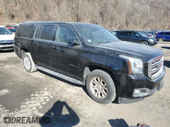 2017 GMC Yukon XL SLT z VIN 1GKS2GKC1HR184105, wystawiony jako Copart lot #47465595 z przebiegiem 276 863 mil mil oraz Czysty tytuł • Clean title. Historia ofert i sprzedaży dostępna na DreamBid. Obrazek 4.