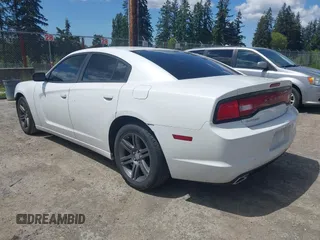 2014 Dodge Charger SXT z VIN 2C3CDXHG6EH267131, wystawiony jako IAAI lot #42321246 z przebiegiem 95 385 mil mil oraz . Historia ofert i sprzedaży dostępna na DreamBid. Obrazek 3.