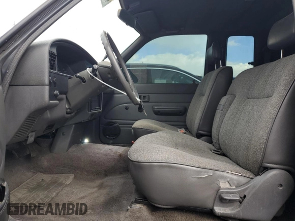 1991 Toyota Pickup с VIN JT4VN93D2M5018924, выставлен на аукционе Copart как лот 48546735 с пробегом 122 273 миль миль и Чистый • Clean title. История ставок и продаж доступна на DreamBid. Изображение 7.