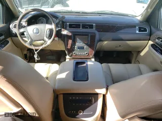 2007 GMC Yukon Denali with VIN 1GKFK63847J138982, listed as a Copart auction lot 75054264 with 194,713 mi miles and Salvage Title. Bid and sale history available at carsss.com. Image 8.