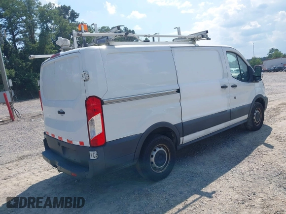 2017 Ford Transit z VIN 1FTYR1YM8HKA85286, wystawiony jako IAAI lot #42449147 z przebiegiem 230 391 mil mil oraz . Historia ofert i sprzedaży dostępna na DreamBid. Obrazek 4.