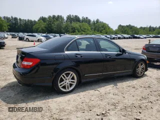 2013 Mercedes-Benz C 300 Sport z VIN WDDGF8AB0DR291960, wystawiony jako Copart lot #60650095 z przebiegiem 88 929 mil mil oraz Czysty tytuł • Clean title. Historia ofert i sprzedaży dostępna na DreamBid. Obrazek 3.