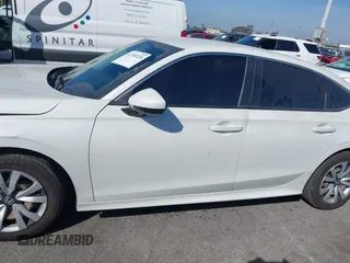 2022 Honda Civic Sedan LX with VIN 2HGFE2F25NH526516, listed as a IAAI auction lot 41703224 with 33,867 mi miles. Bid and sale history available at carsss.com. Image 15.