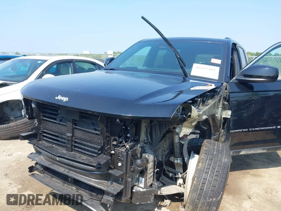 2025 Jeep Grand Cherokee Altitude X z VIN 1C4RJHAG9SC268299, wystawiony jako IAAI lot #42475401 z przebiegiem 2 649 mil mil oraz . Historia ofert i sprzedaży dostępna na DreamBid. Obrazek 6.