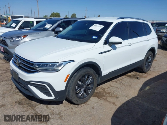 2022 Volkswagen Tiguan SE with VIN 3VV3B7AX8NM025052, listed as a IAAI auction lot 41987195 with 39,773 mi miles and . Bid and sale history available at DreamBid. Image 17.