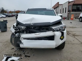 2018 Toyota 4Runner SR5 with VIN JTEBU5JR7J5513205, listed as a Copart auction lot 82271284 with 114,432 mi miles and Clean Title. Bid and sale history available at carsss.com. Image 5.
