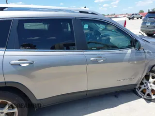 2016 Jeep Cherokee Latitude with VIN 1C4PJMCS1GW300511, listed as a IAAI auction lot 42530739 with 83,097 mi miles and . Bid and sale history available at DreamBid. Image 13.