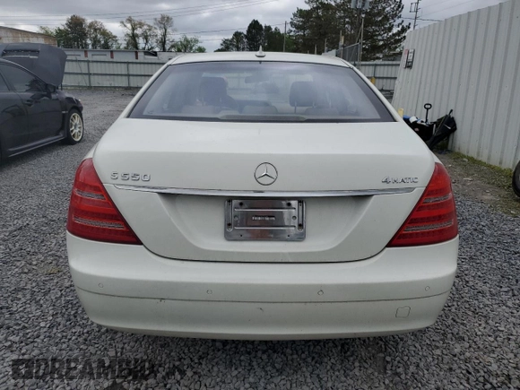 2008 Mercedes-Benz S 550 z VIN WDDNG86X38A207840, wystawiony jako Copart lot #57403945 z przebiegiem 132 025 mil mil oraz Czysty tytuł • Clean title. Historia ofert i sprzedaży dostępna na DreamBid. Obrazek 6.