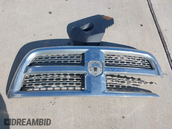 2015 Ram 2500 Laramie with VIN 3C6UR5NL4FG650906, listed as a IAAI auction lot 41657476 with 349,306 mi miles and . Bid and sale history available at DreamBid. Image 12.