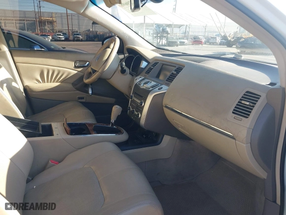 2009 Nissan Murano SL with VIN JN8AZ18WX9W115714, listed as a IAAI auction lot 41879698 with 180,931 mi miles. Bid and sale history available at carsss.com. Image 5.