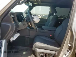 2024 Lexus GX 550 Premium z VIN JTJTBCDX3R5019851, wystawiony jako Copart lot #57393195 z przebiegiem 1890 mil mil oraz Szkody całkowita. Historia ofert i sprzedaży dostępna na DreamBid. Obrazek 7.