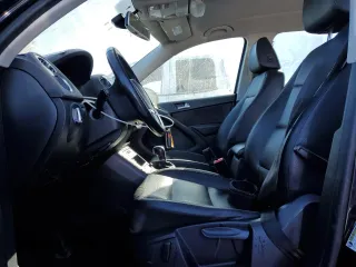 2017 Volkswagen Tiguan S with VIN WVGBV7AX2HW511907, listed as a Copart auction lot 50252355 with 207,662 mi miles and Clean Title. Bid and sale history available at DreamBid. Image 7.