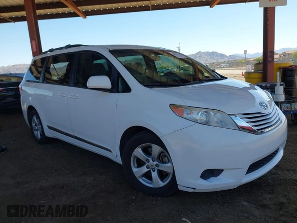 2017 Toyota Sienna LE Auto Access Seat with VIN 5TDKZ3DC5HS820717, listed as a IAAI auction lot 41884712 with 42,592 mi miles. Bid and sale history available at carsss.com. Image 1.