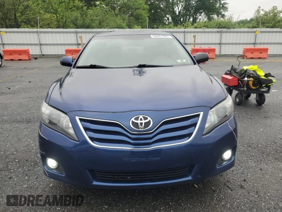 2010 Toyota Camry z VIN 4T1BF3EK0AU549366, wystawiony jako Copart lot #56641385 z przebiegiem 250 625 mil mil oraz Szkoda całkowita • Salvage title. Historia ofert i sprzedaży dostępna na DreamBid. Obrazek 5.