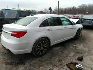 2013 Chrysler 200 Touring with VIN 1C3CCBBG0DN738176, listed as a IAAI auction lot 35724665 with 104,509 mi miles. Bid and sale history available at carsss.com. Image 4.