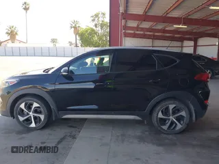 2017 Hyundai Tucson Limited z VIN KM8J3CA2XHU534555, wystawiony jako IAAI lot #42359868 z przebiegiem 136 180 mil mil oraz . Historia ofert i sprzedaży dostępna na DreamBid. Obrazek 14.