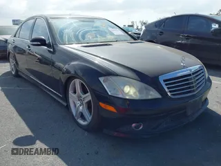2007 Mercedes-Benz S 550 z VIN WDDNG71X67A089282, wystawiony jako IAAI lot #41913014 z przebiegiem 195 461 mil mil oraz . Historia ofert i sprzedaży dostępna na DreamBid. Obrazek 1.