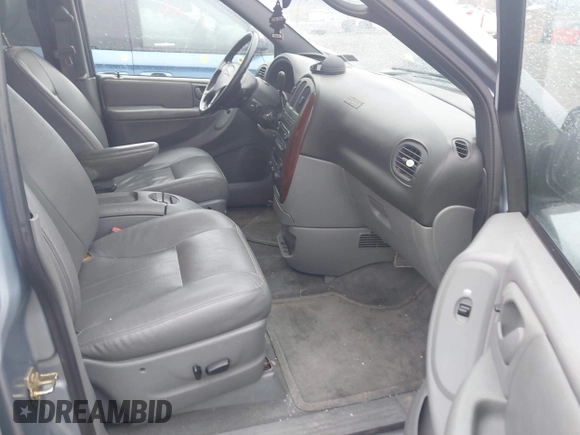 2004 Chrysler Town & Country Touring with VIN 2C4GP54L54R585259, listed as a IAAI auction lot 41934045 with 211,376 mi miles and . Bid and sale history available at DreamBid. Image 5.