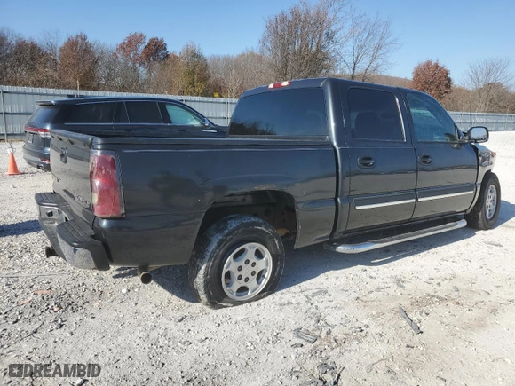 2004 Chevrolet Silverado 1500 Crew Cab LS with VIN 2GCEC13T441332624, listed as a Copart auction lot 83424804 with 253,625 mi miles and Salvage Title. Bid and sale history available at carsss.com. Image 3.