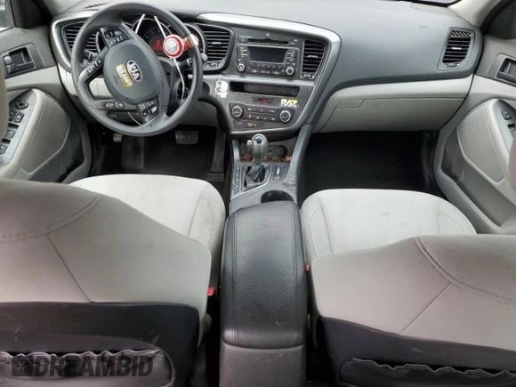 2013 Kia Optima LX z VIN 5XXGM4A70DG251868, wystawiony jako Copart lot #52921925 z przebiegiem 114 318 mil mil oraz Szkody całkowita. Historia ofert i sprzedaży dostępna na DreamBid. Obrazek 8.