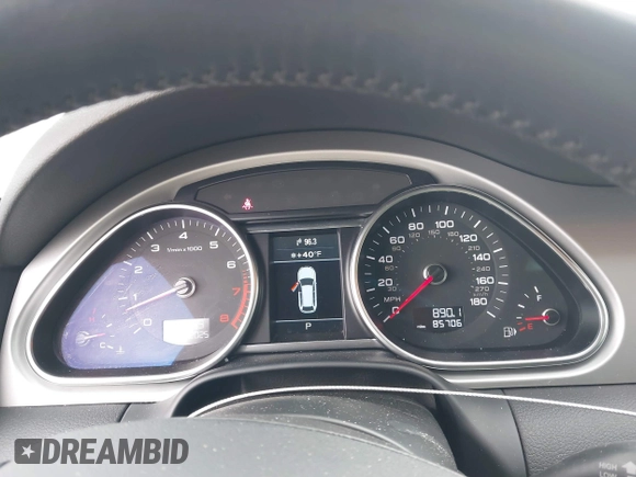 2015 Audi Q7 3.0T Premium Plus with VIN WA1LGBFE2FD006160, listed as a IAAI auction lot 41702382 with 85,706 mi miles. Bid and sale history available at carsss.com. Image 7.