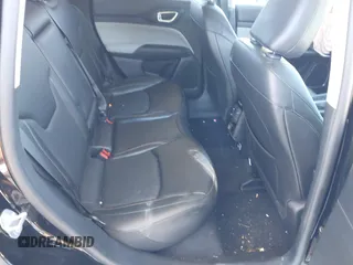 2022 Jeep Compass Latitude Lux z VIN 3C4NJDFB8NT127866, wystawiony jako IAAI lot #41859265 z przebiegiem 29 005 mil mil oraz . Historia ofert i sprzedaży dostępna na DreamBid. Obrazek 8.