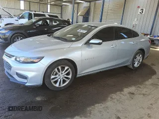2018 Chevrolet Malibu LT z VIN 1G1ZD5ST0JF174349, wystawiony jako Copart lot #57168265 z przebiegiem 132 597 mil mil oraz Czysty tytuł • Clean title. Historia ofert i sprzedaży dostępna na DreamBid. Obrazek 1.